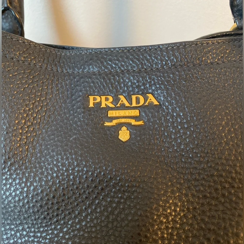 Prada Vitello Daino Tote Bag - Picture 2 of 10